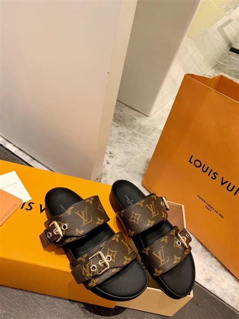 scialle louis vuitton|louis vuitton slip on sandals.